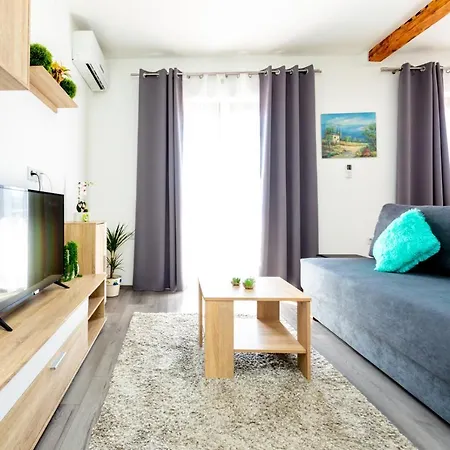 Apartament Mina Malinska