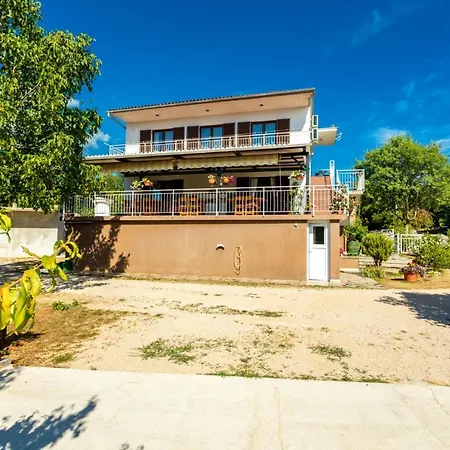 Appartement Mina Malinska