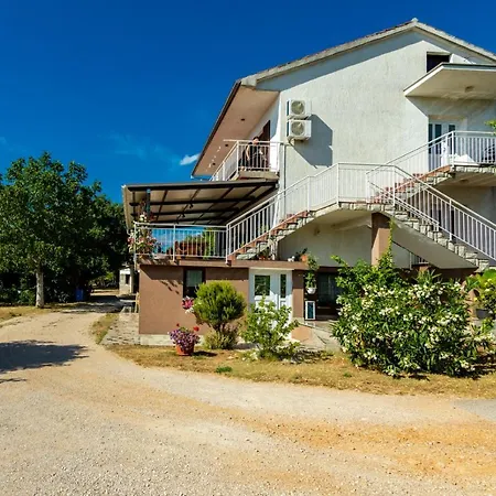 Appartement Mina Malinska
