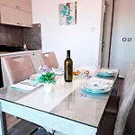 Mina * Малинска